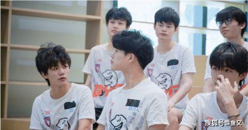 瓶子吃瓜hero,揭秘瓜界传奇